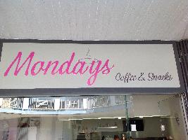 MONDAYS CAFE